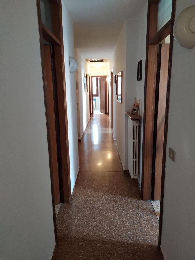 Отель Two Steps From Rialto Венеция Экстерьер фото